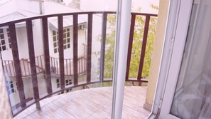 Comfort Twin kamer, 2 eenpersoonsbedden, niet-roken | Uitzicht vanaf balkon