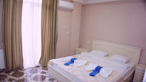 Comfort Suite, 1 King Bed, Non Smoking, City View | Soundproofing, iron/ironing board, free WiFi, bed sheets - Elite Lux Hotel (Tbilisi)