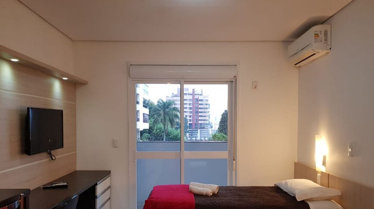 executive twin room | free minibar, in-room safe, individually decorated, desk