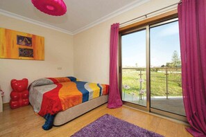 4 chambres, fer et planche à repasser, Wi-Fi gratuit, draps fournis
