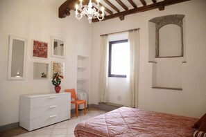 1 chambre, fer et planche Ă repasser, Wi-Fi, draps fournis