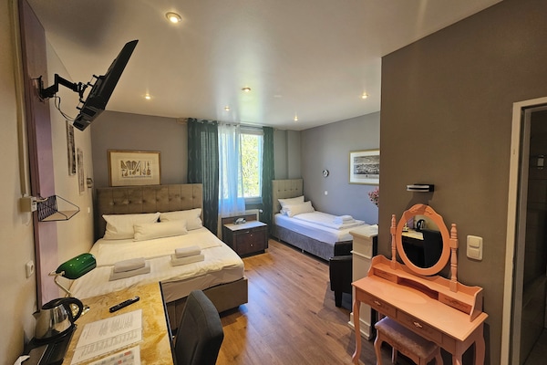 Chambre Triple | Coffres-forts dans les chambres, bureau, chambres insonorisées