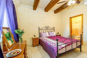 3 bedrooms, iron/ironing board, free WiFi, bed sheets