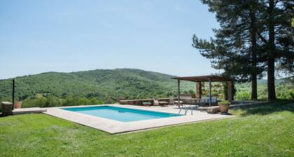 Wonderful private villa for 22 people with private pool, A/C, WIFI, TV, patio and panoramic view