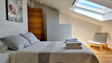 1 habitación, tabla de planchar con plancha, internet y ropa de cama 