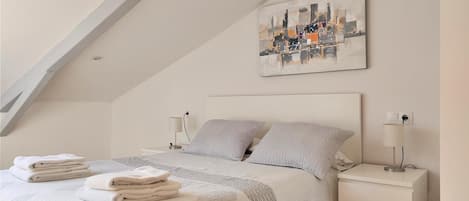 1 bedroom, iron/ironing board, Internet, bed sheets