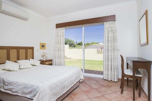 3 quartos, ferros/tábuas de passar roupa, Wi-Fi de cortesia