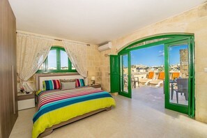 4 bedrooms, iron/ironing board, free WiFi, bed sheets - The Valley Holiday Home (Ta' Kerċem)