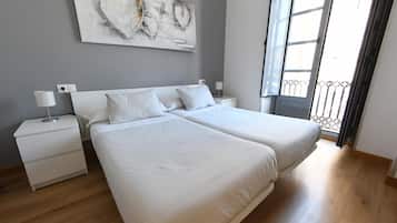 1 slaapkamer, een strijkplank/strijkijzer, internet, beddengoed