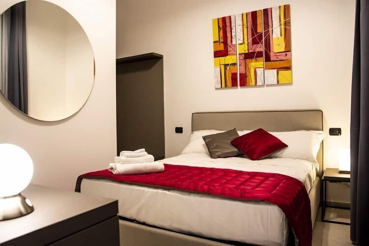 Minibar, desk, free WiFi, bed sheets