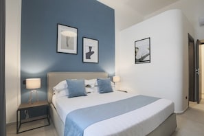 Double Room | Minibar, desk, free WiFi, bed sheets - Bespoke Luxury Suites and Apartments (Rome)