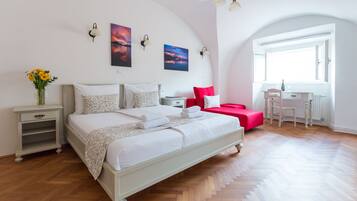 Apartment, 1 Bedroom (The Castle View No.3) | 2 bedrooms, soundproofing, iron/ironing board, free WiFi