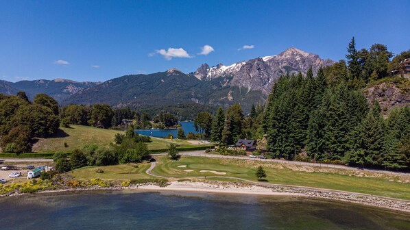Golf - Chalet with amazing lake and golf course view! 4 BD 3 Bath (Bariloche)