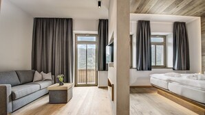 Premium bedding, minibar, in-room safe, soundproofing
