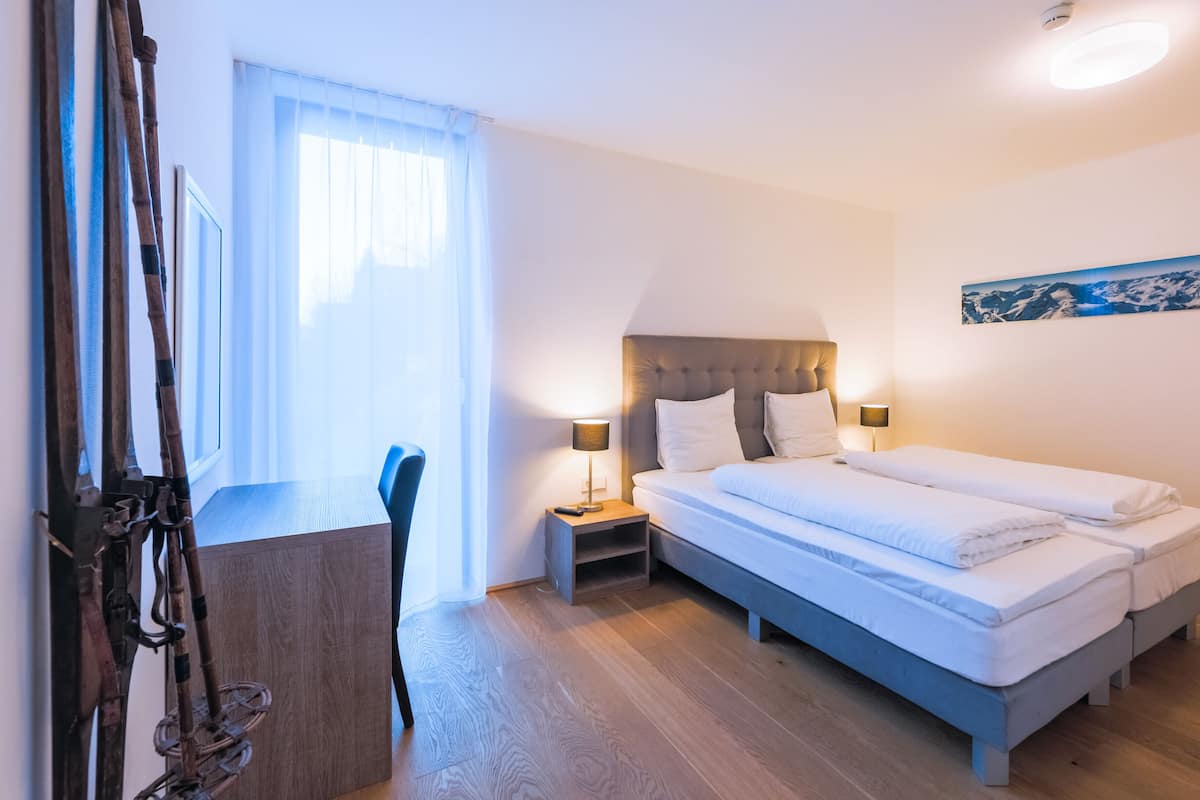 Premium bedding, minibar, in-room safe, soundproofing