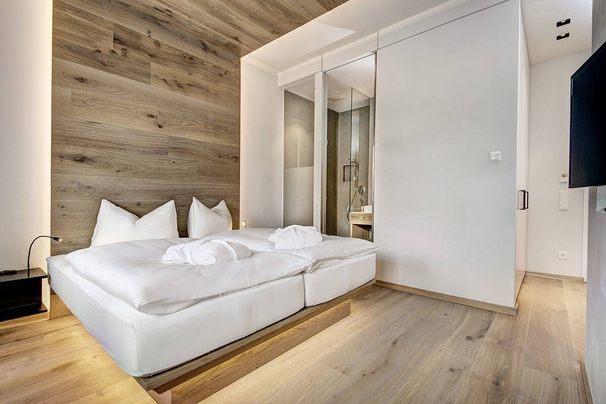 Classic Double Room, Balcony | Premium bedding, minibar, in-room safe, soundproofing