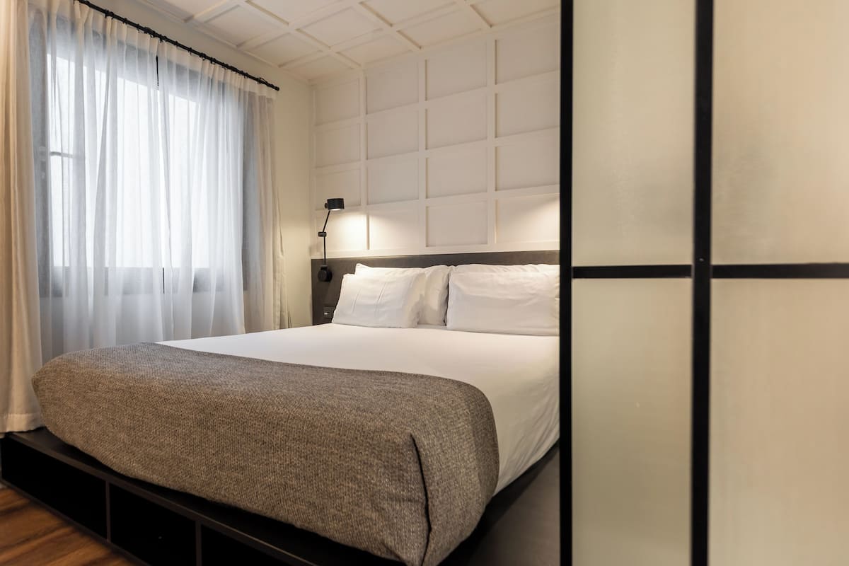 Standard Double Room, 1 Queen Bed | Egyptian cotton sheets, premium bedding, free minibar items