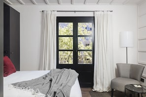 View from room - Yurbban Ramblas Boutique Hotel (Barcelona)