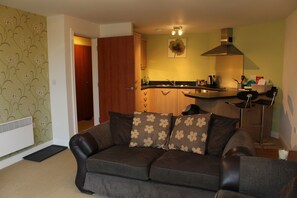 Apartment, 2 Double Beds, Non Smoking | Living room
