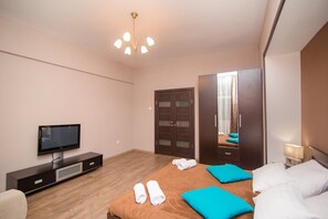 3 bedrooms, in-room safe, iron/ironing board, cots/infant beds