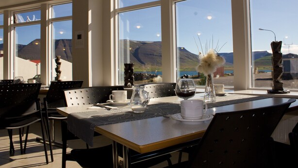 Dinner served - Hotel Sandafell (Thingeyri)