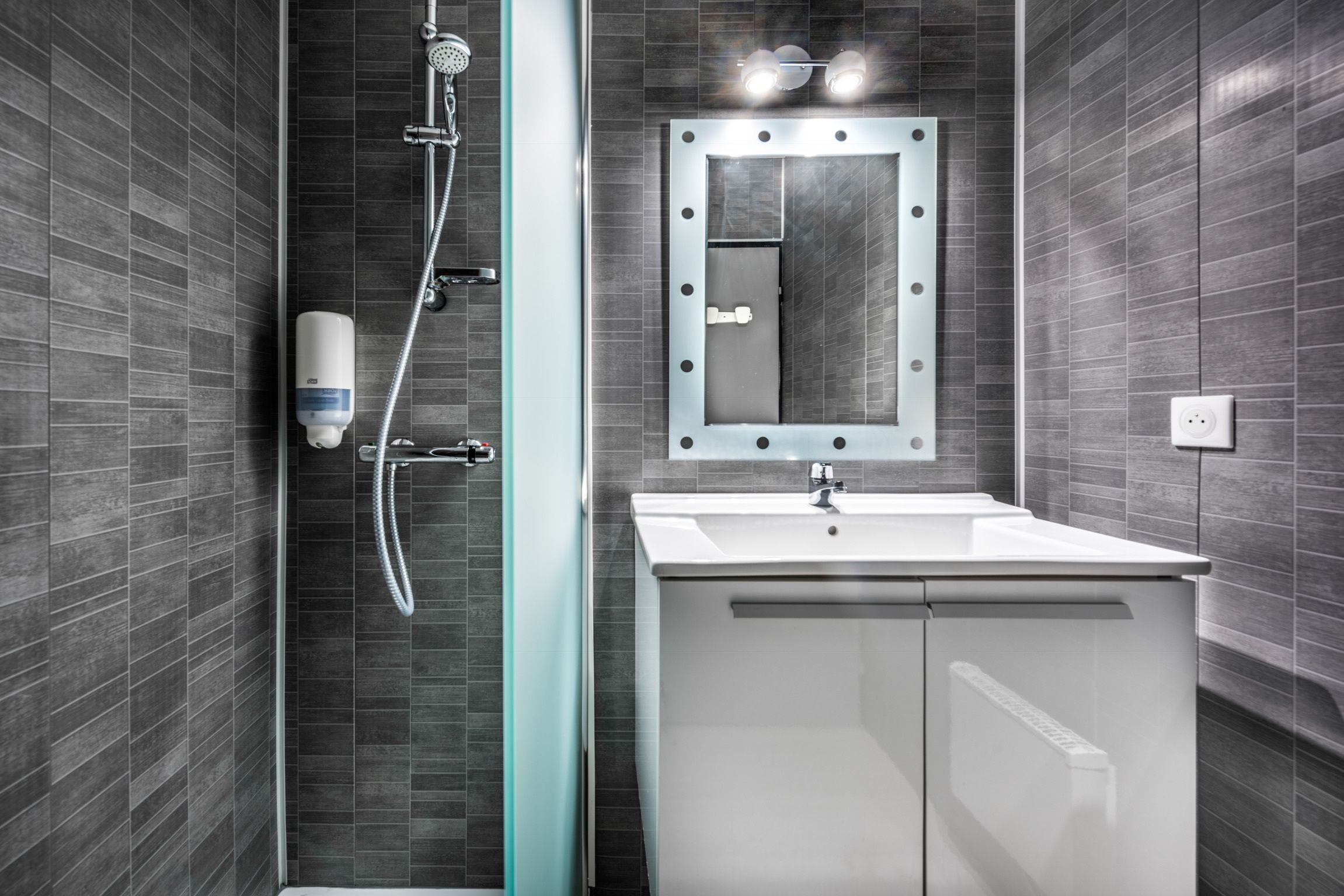 double or twin room | bathroom | free toiletries, hair dryer, towels