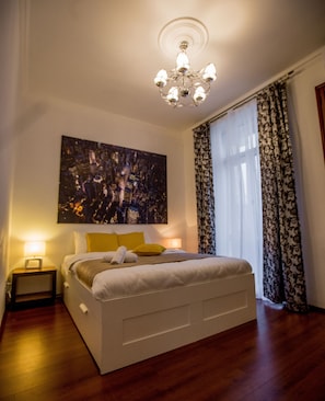 3 bedrooms, desk, iron/ironing board, free WiFi