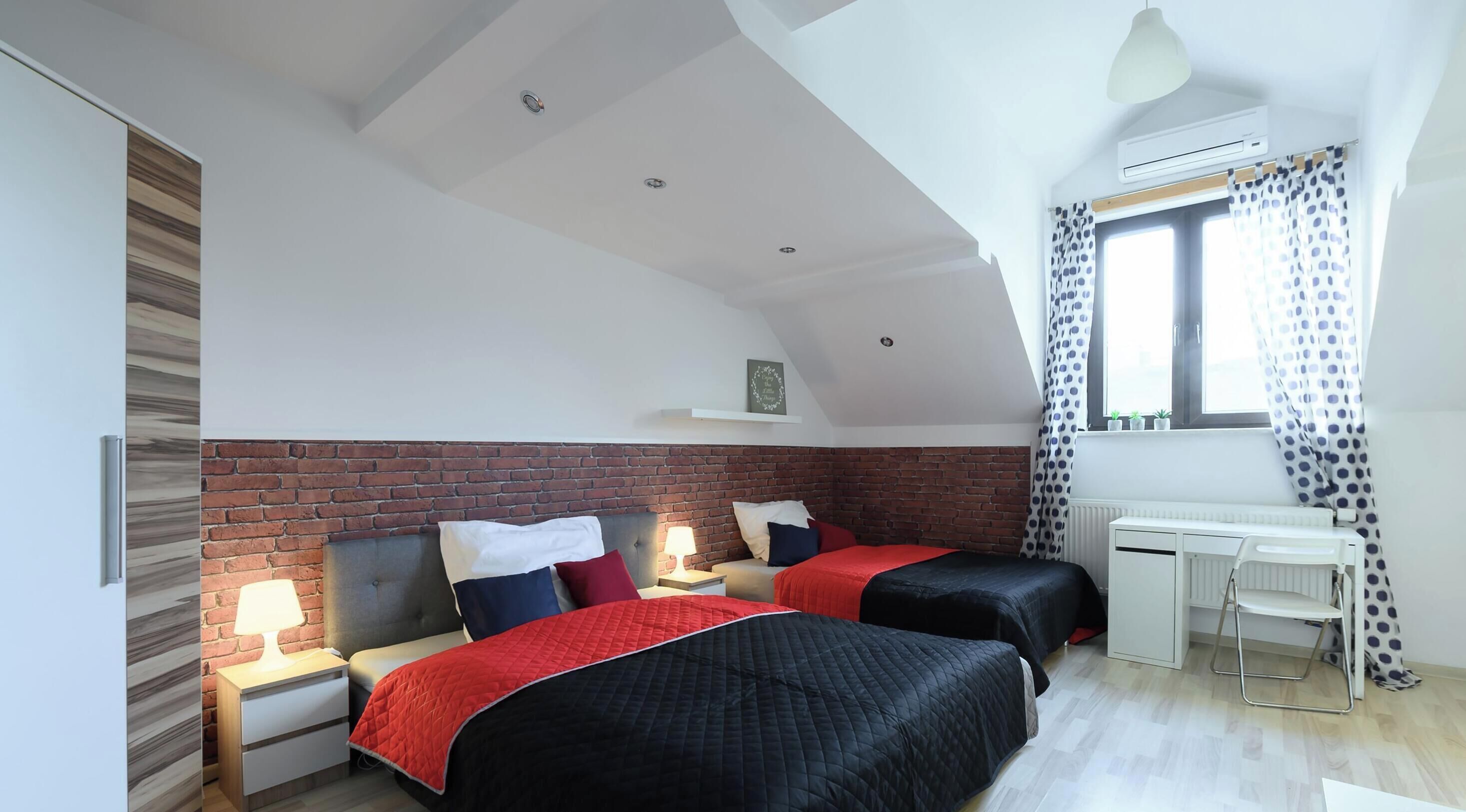 Laptop workspace, iron/ironing board, free WiFi, bed sheets
