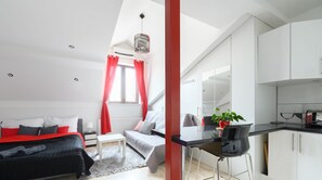 Design Studio Suite, Non Smoking, City View