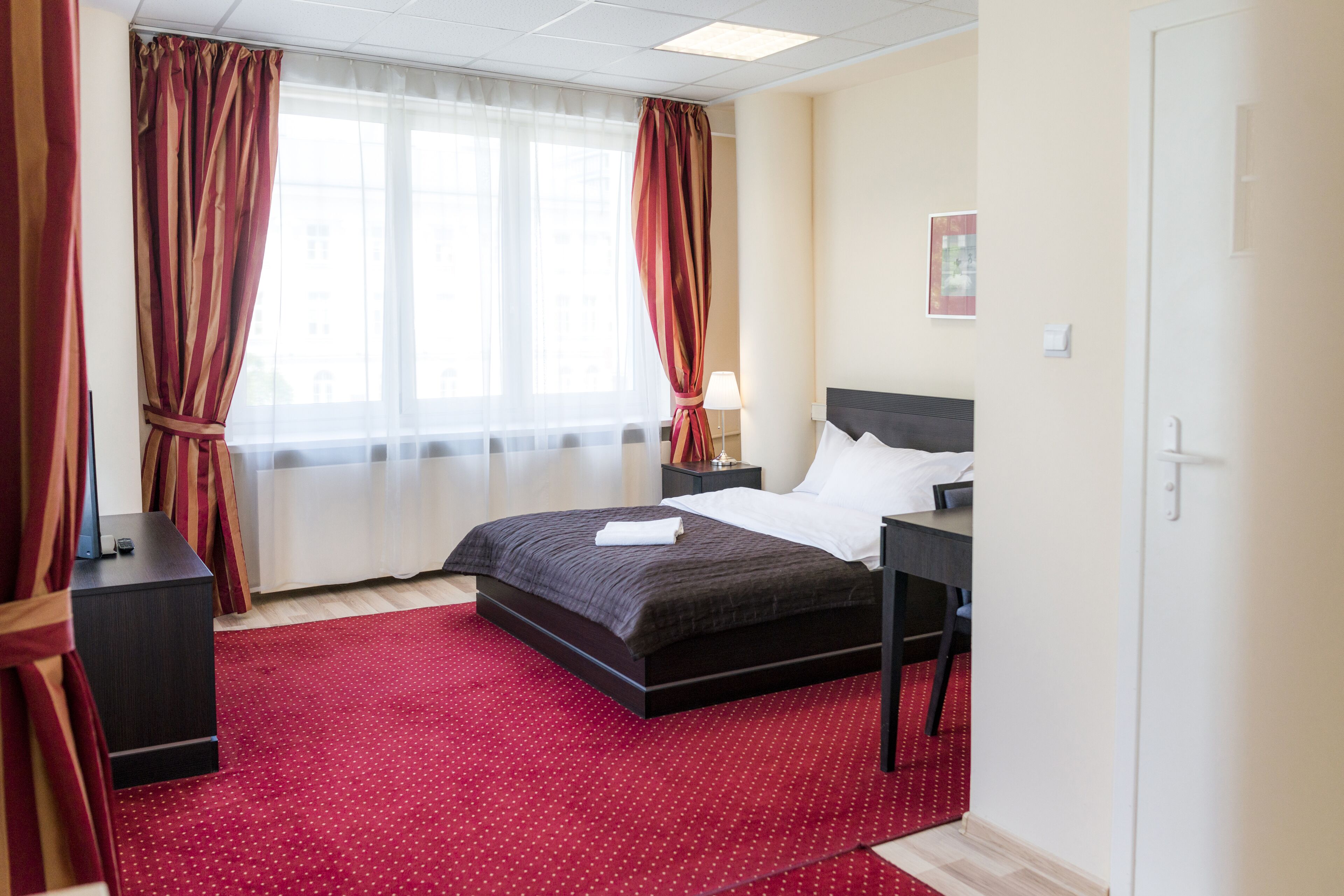 twin room | 1 bedroom, iron/ironing board, free wifi, bed sheets