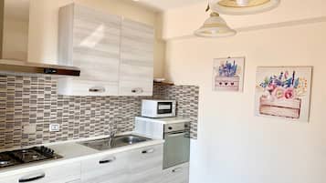 Villa, 5 hálószobával | Privát konyha | Mikrohullámú sütő, sütő, főzőlap és kávéfőző