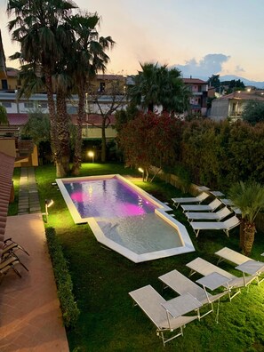 Seasonal outdoor pool, sun loungers - Villa Le Palme (Trecastagni)