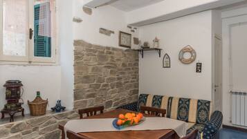 Standard Apartment, 1 Bedroom | Living area