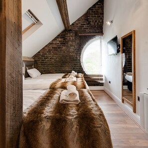 Penthouse 1 | Iron/ironing board, free WiFi, bed sheets