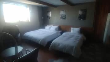 Habitaciรณn con 2 camas individuales (VVIP) | Wifi gratis y ropa de cama