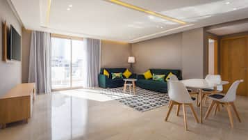 Executive Suite, Terrace | Living room | Smart TV