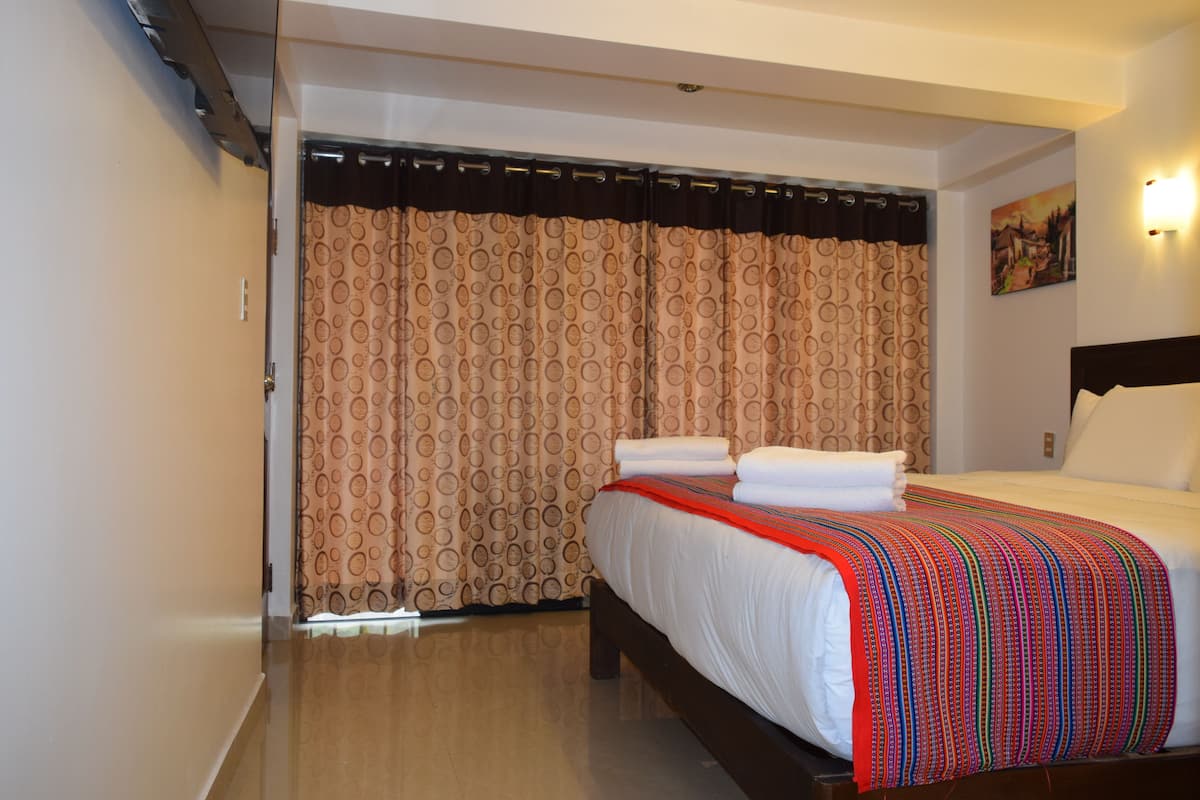 Standard Room, 1 Queen Bed | Egyptian cotton sheets, premium bedding, down comforters