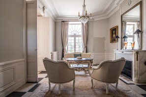 Cottage, Ensuite (de France) | Lounge - Seguin - Gîte Château (Lignan-de-Bordeaux)