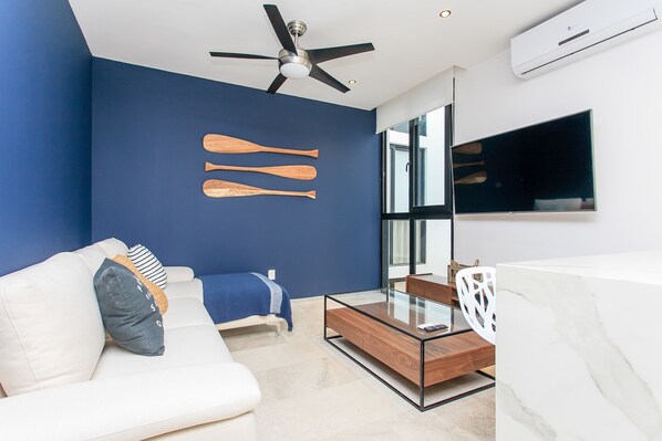 Apartment, 1 Bedroom, Ocean View | Living area