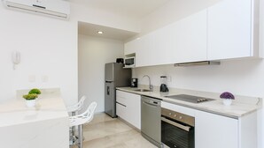 Unclassified image, 4 of 13, button - Menesse 32 - 202 (Playa del Carmen)