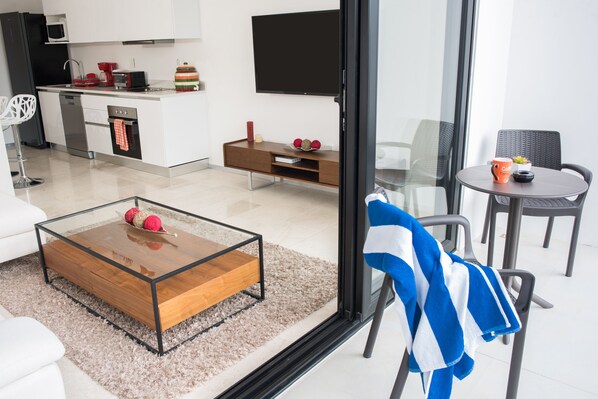 Huoneisto, 2 makuuhuonetta, valtamerinäköala | Parveke