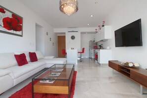 Apartment, 2 Bedrooms, Ocean View | Living area