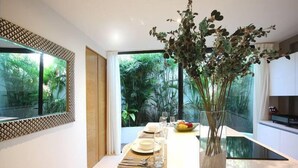 Appartement, 2 chambres | Repas dans la chambre