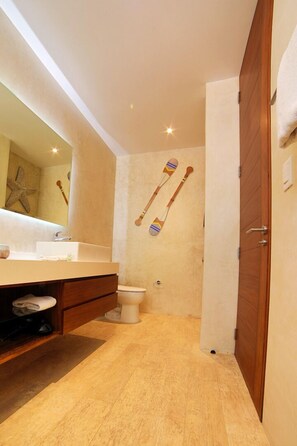 Studio | Badezimmer | Dusche, Haartrockner, Handtücher