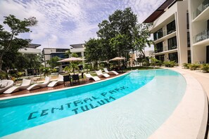 Utomhuspool