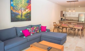 Apartment, 2 Schlafzimmer | Wohnzimmer | Flachbildfernseher
