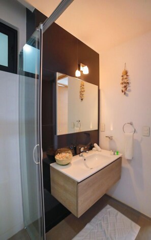 Apartment, 2 Bedrooms, Pool View | Bathroom - The City 1309 N (Playa del Carmen)