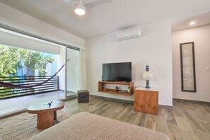 Apartment, 2 Bedrooms | Television