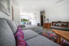 Apartment, 2 Bedrooms | Living area
