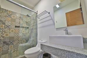 Apartment, 2 Schlafzimmer | Badezimmer | Dusche, Haartrockner, Handtücher